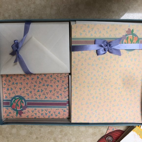 1 Lot Misc. Cards & Stationary - Picture 2 of 7